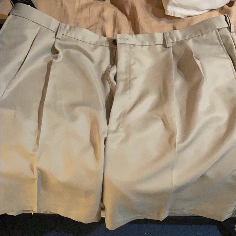 Men’s khaki shorts size 46